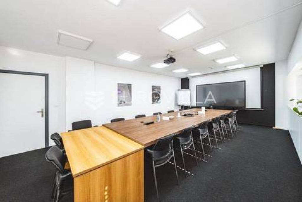 Spacious Office Space for Rent in Borongaj, 338 sqm, with Excellent Orientation