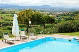 Panoramic villa with pool, spa and 12 hectares of private land in Gradara - Marche