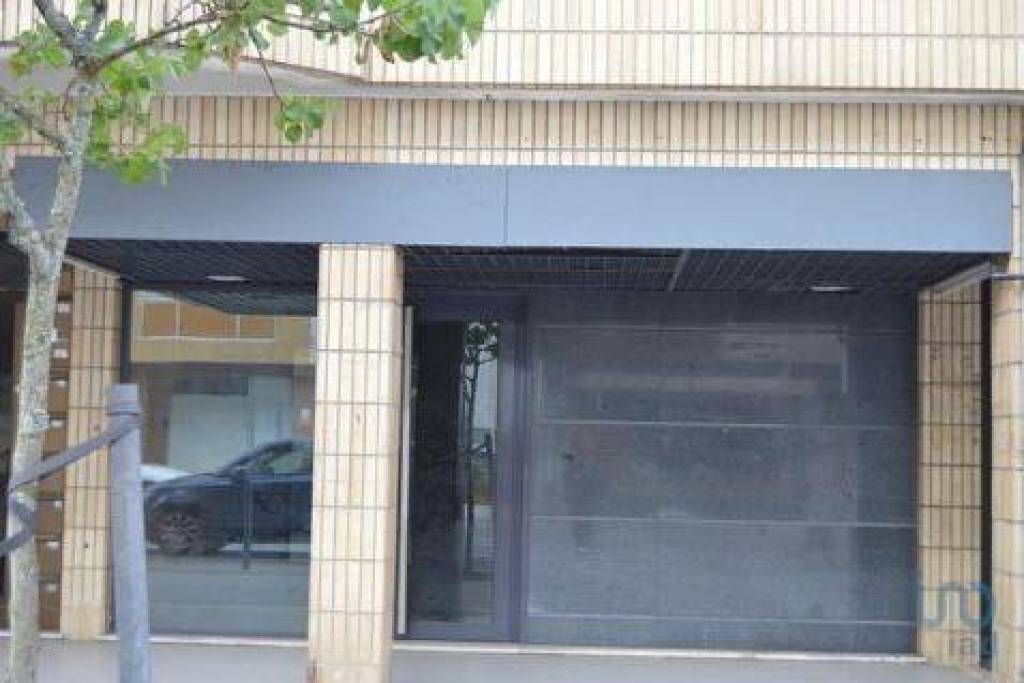 Loja / Estabelecimento Comercial em Paços de Ferreira de 224,00 m²