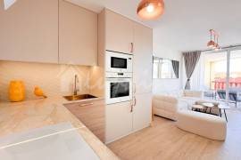 1 Bedroom Apartment in Laguna Park II Complex For Sale In San Eugenio LP13217