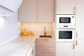 1 Bedroom Apartment in Laguna Park II Complex For Sale In San Eugenio LP13217