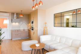 1 Bedroom Apartment in Laguna Park II Complex For Sale In San Eugenio LP13217