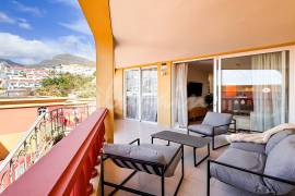 1 Bedroom Apartment in Laguna Park II Complex For Sale In San Eugenio LP13217