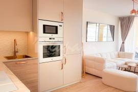 1 Bedroom Apartment in Laguna Park II Complex For Sale In San Eugenio LP13217