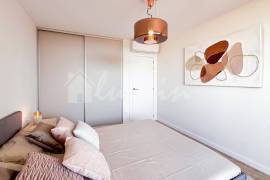 1 Bedroom Apartment in Laguna Park II Complex For Sale In San Eugenio LP13217