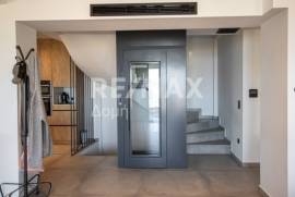 Maisonette 343 sq.m for sale