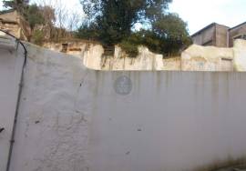 Land for housing or building in the historic center.