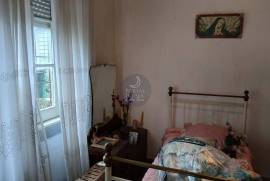 House to recover with backyard in the city center.