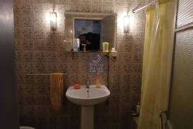 House to recover with backyard in the city center.