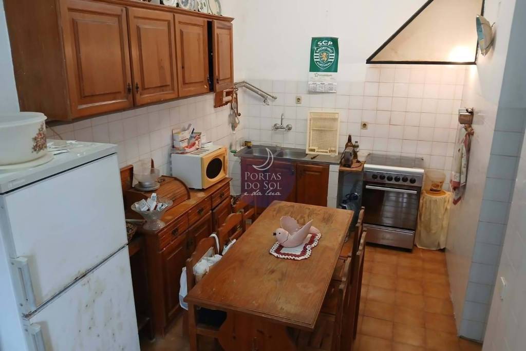 House to recover with backyard in the city center.