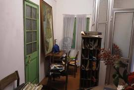 House to recover with backyard in the city center.