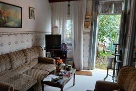 House to recover with backyard in the city center.