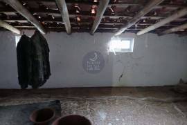 House to recover with backyard in the city center.