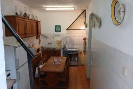 House to recover with backyard in the city center.