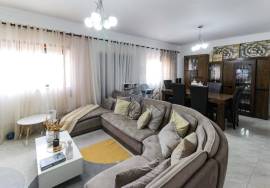 4 bedroom villa with garage and barbecue and patio.