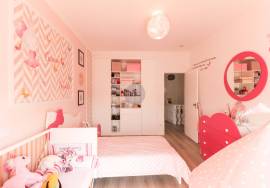 4 bedroom villa with garage and barbecue and patio.