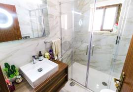 4 bedroom villa with garage and barbecue and patio.