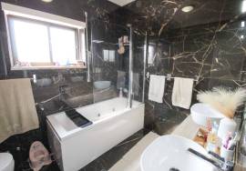 4 bedroom villa with garage and barbecue and patio.