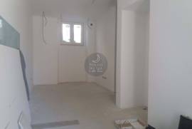 1 bedroom apartment under renovation in the center of Santarém