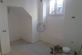 1 bedroom apartment under renovation in the center of Santarém