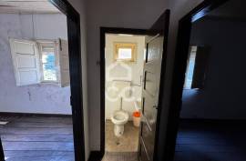 Unique opportunity, independent building, with great potential for profitability