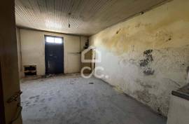 Unique opportunity, independent building, with great potential for profitability
