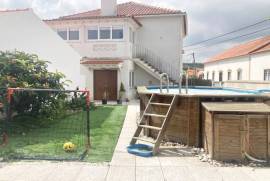 Moradia T2 Renovada com Garagem em Olho Marinho, Óbidos