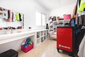 listing listing