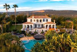 Private Manor House with fantastic countryside and ocean views