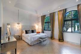 Private Manor House with fantastic countryside and ocean views