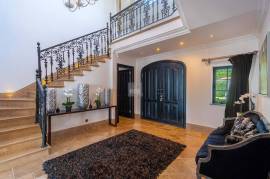 Private Manor House with fantastic countryside and ocean views