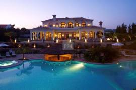 Private Manor House with fantastic countryside and ocean views