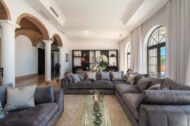 Private Manor House with fantastic countryside and ocean views