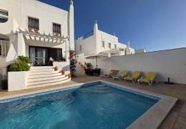 Albufeira, 3 bedroom apartment with pool and sea view