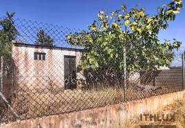 Rustic Land with storage room - Ciborro
