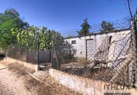 Rustic Land with storage room - Ciborro