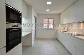 3 Bedroom Apartment with Charm, Refurbished and with Swimming Pool in Gated Community – Quinta da Beloura