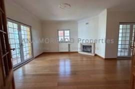 3 Bedroom Apartment with Charm, Refurbished and with Swimming Pool in Gated Community – Quinta da Beloura