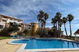 3 Bedroom Apartment with Charm, Refurbished and with Swimming Pool in Gated Community – Quinta da Beloura