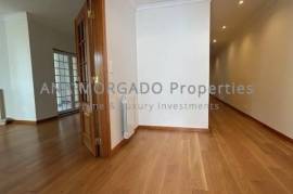 3 Bedroom Apartment with Charm, Refurbished and with Swimming Pool in Gated Community – Quinta da Beloura