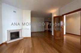 3 Bedroom Apartment with Charm, Refurbished and with Swimming Pool in Gated Community – Quinta da Beloura