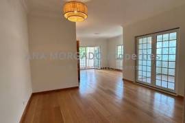 3 Bedroom Apartment with Charm, Refurbished and with Swimming Pool in Gated Community – Quinta da Beloura