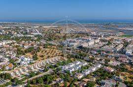 Elegant 4 Bedroom Tavira Villa in gated condominium with Private Pool, Garden & Sea Views