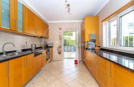 Elegant 4 Bedroom Tavira Villa in gated condominium with Private Pool, Garden & Sea Views