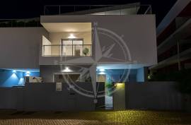 Contemporary 3 bed Villa with Pool & Mediterranean Garden in Tavira centre Contemporary 3 bed Villa with Pool & Mediterranean Garden in Tavira centre