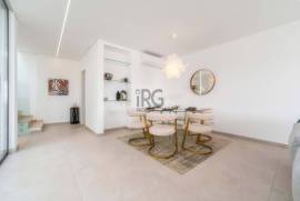 Stunning Modern Townhouses with Panoramic Views in Vale d’Eguas