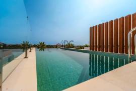 Stunning Modern Townhouses with Panoramic Views in Vale d’Eguas