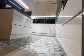 Excellent 2 Bed Apartment For Sale in Warsaw