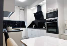 Excellent 2 Bed Apartment For Sale in Warsaw