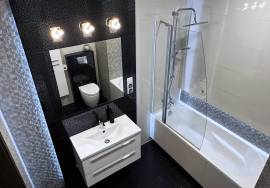 Excellent 2 Bed Apartment For Sale in Warsaw